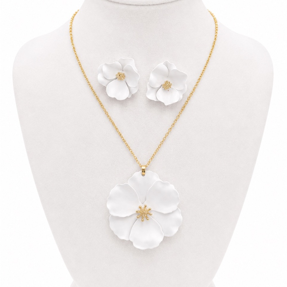 White Floral Necklace & Earring Set